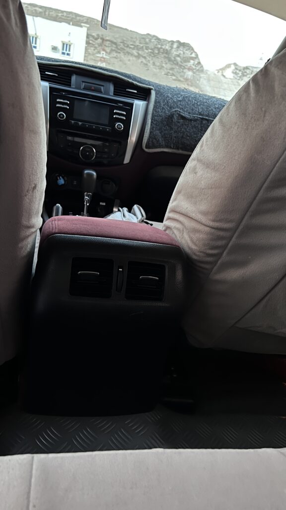 Nissan Navara LE Full option السياره بدوله عمان